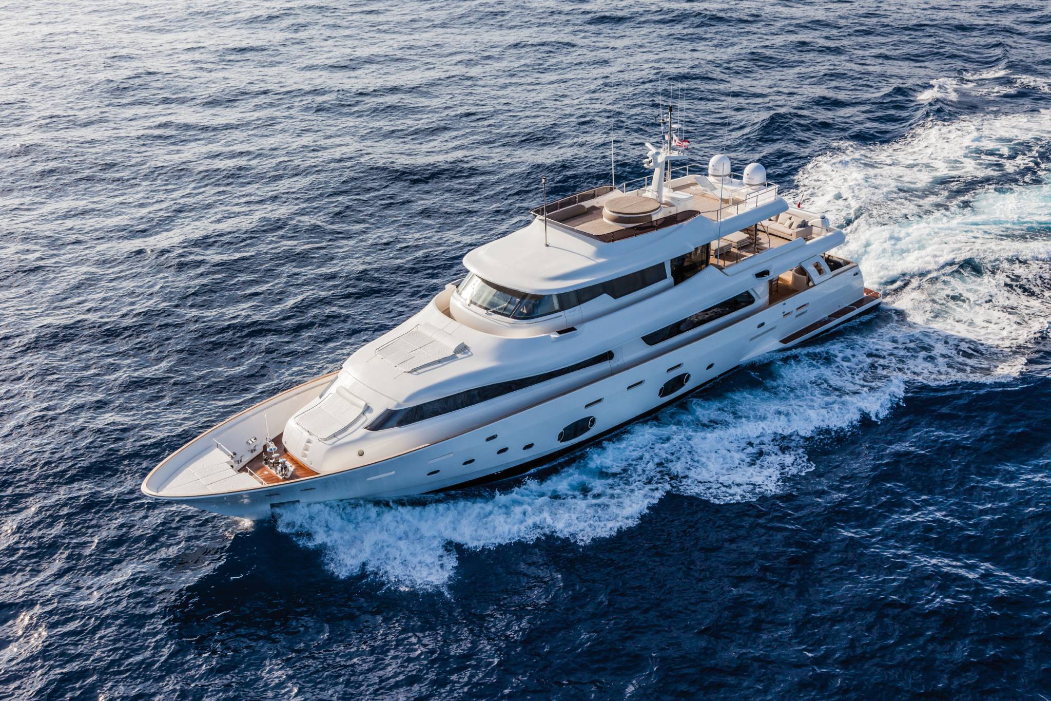 Custom Line Navetta 33 Crescendo Custom Line Navetta 33 Crescendo