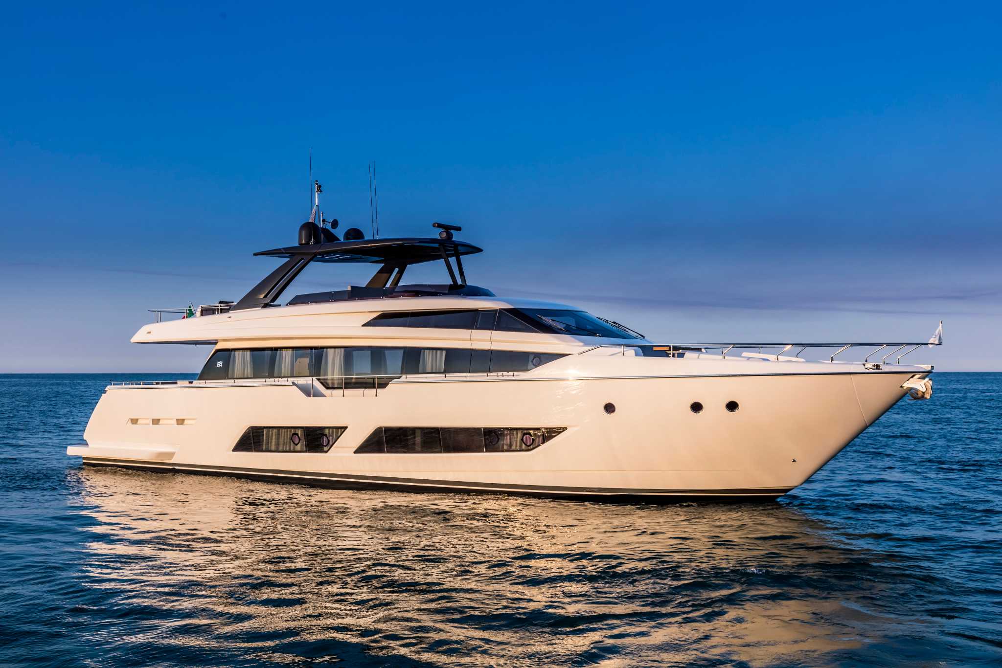 Ferretti 850 Ferretti 850