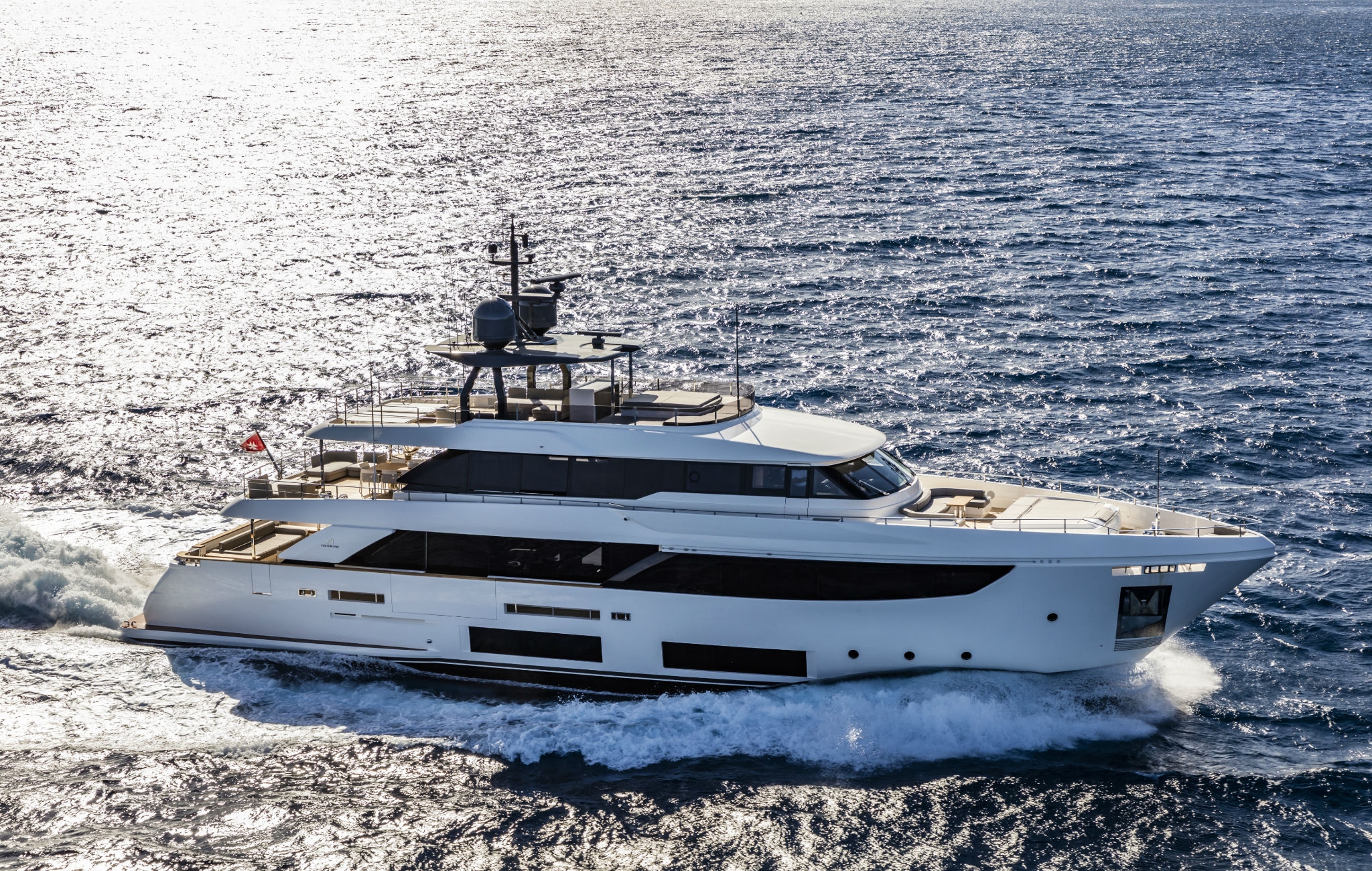 Custom Line Navetta 33 Custom Line Navetta 33